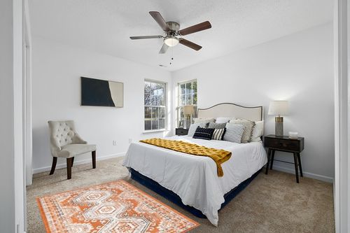 Filey Oriental Terracotta/Ivory Area Rug Mistana Rug Size: Rectangle 4'1" x 6'1" in White and Yellow Modern Bedroom
