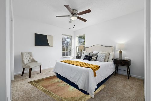 Magnolia Home by Joanna Gaines x Loloi Sinclair SIN-06 Collection Machine Washable Clay / Tobacco 5'-0" x 7'-0" Area Rug in White and Yellow Modern Bedroom