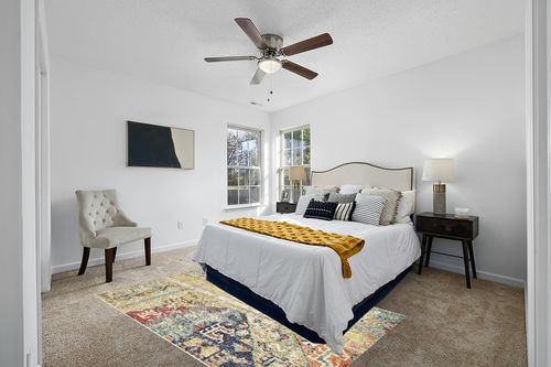 Unique Loom Monterey Collection Vintage Bohemian Inspired with Colorful Tribal Design Area Rug (5' 0 x 8' 0 Rectangular, Multi/ Beige) in White and Yellow Modern Bedroom