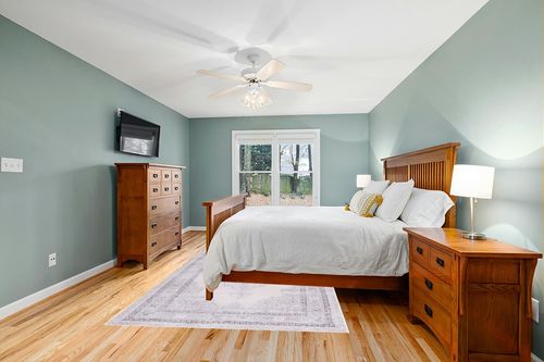 SAFAVIEH Tucson Collection Area Rug - 6' x 9', Beige & Light Green, Persian Design, Non-Shedding Machine Washable & Slip Resistant Ideal for High Traffic Areas in Living Room, Bedroom (TSN184B) in Teal and Orange Wood Bedroom
