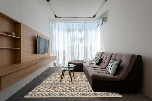 SAFAVIEH Kilim Collection Area Rug - 8' x 10', Natural & Charcoal, Handmade Moroccan Boho Jute & Cotton, Ideal for High Traffic Areas in Living Room, Bedroom (KLM751A) in Grey Living Room with Brown Couch
