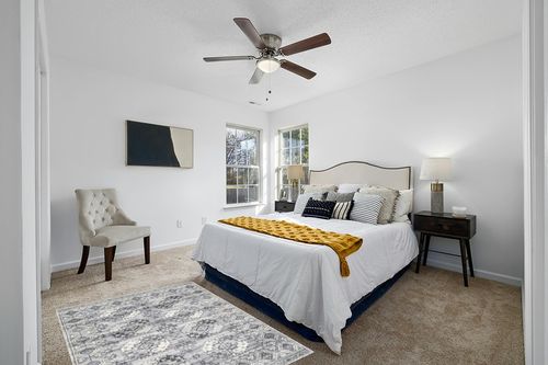 nuLOOM Shea Vintage Area Rug, 4x6, Grey in White and Yellow Modern Bedroom