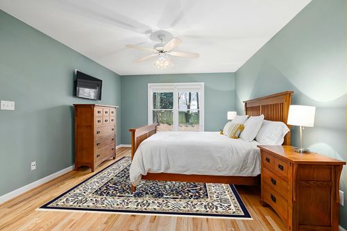 Unique Loom Narenj Collection Area Rug - Bristol (7' 10" x 10' Rectangle, Navy Blue/ Beige) in Teal and Orange Wood Bedroom