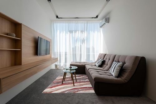 LUXE WEAVERS Lagos Collection 7983 Red 5x7 Art Deco Geometric Area Rug in Grey Living Room with Brown Couch