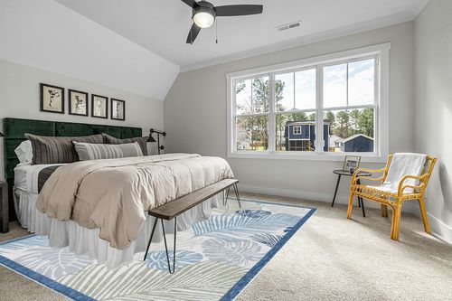 Safavieh Courtyard Collection Area Rug - 9' x 12', Beige & Green Blue, Non-Shedding & Easy Care, Indoor/Outdoor & Washable-Ideal for Patio, Backyard, Mudroom (CY9621-53424) in Grey Traditional Bedroom with King Bed