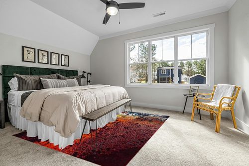 SAFAVIEH Glacier Collection 8' x 10' Red / Orange GLA124Q Modern Abstract Non-Shedding Living Room Bedroom Dining Home Office Area Rug in Grey Traditional Bedroom with King Bed
