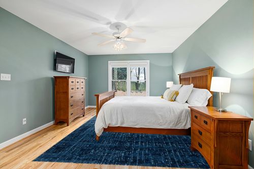 SAFAVIEH Retro Collection Area Rug - 9' x 12', Light Blue & Blue, Modern Abstract Design, Non-Shedding & Easy Care, Ideal for High Traffic Areas in Living Room, Bedroom (RET2770-6065) in Teal and Orange Wood Bedroom