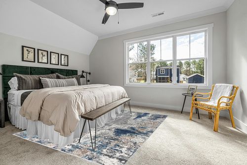 LUXE WEAVERS Euston Collection 7679 Blue 8x10 Abstract Area Rug in Grey Traditional Bedroom with King Bed