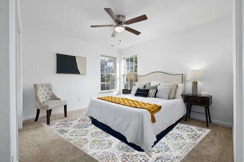 Home Dynamix Boho Andorra Transitional Damask Area Rug, Ivory/Pink, 7'9"x10'2" in White and Yellow Modern Bedroom