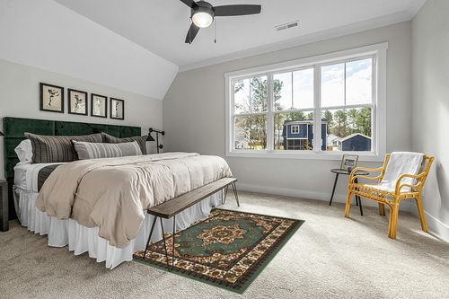 Antep Rugs Alfombras Oriental Traditional 5x7 Non-Skid (Non-Slip) Low Profile Pile Rubber Backing Indoor Area Rugs (Green, 5' x 7') in Grey Traditional Bedroom with King Bed