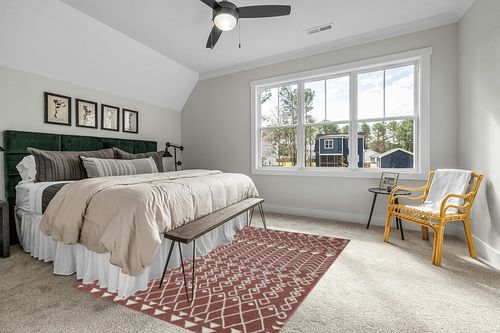 Totti Loops Terracotta/Cream 6 Feet x 9 Feet Southwestern Rug in Grey Traditional Bedroom with King Bed