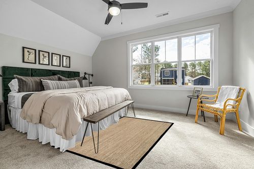 nuLOOM Elijah Farmhouse Seagrass Area Rug, 5' x 8', Black in Grey Traditional Bedroom with King Bed