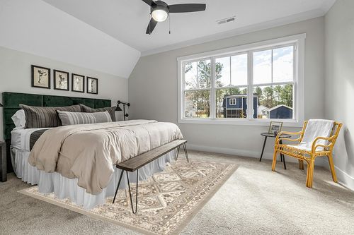 nuLOOM Becca Traditional Tiled Area Rug, 8x10, Grey in Grey Traditional Bedroom with King Bed