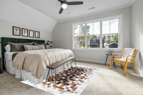 Cowhide Brown Patchwork Home Decorative Area Rug & Carpet Hand Made Cow Leather Hair (6'x9') in Grey Traditional Bedroom with King Bed