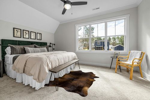 eCowhides Dark Brindle Brazilian Cowhide Area Rug, Cowskin Leather Hide for Home Living Room (XL) 7 x 6 ft in Grey Traditional Bedroom with King Bed