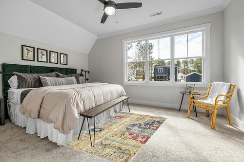 Unique Loom Monterey Collection Vintage Bohemian Inspired with Colorful Tribal Design Area Rug (5' 0 x 8' 0 Rectangular, Multi/ Beige) in Grey Traditional Bedroom with King Bed