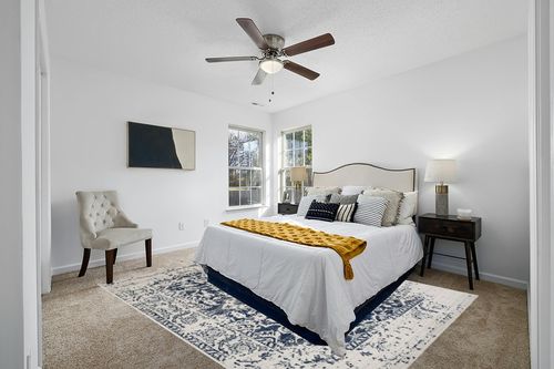 SAFAVIEH Madison Collection Area Rug - 8' x 10', Cream & Navy, Snowflake Medallion Distressed Design, Non-Shedding & Easy Care, Ideal for High Traffic Areas in Living Room, Bedroom (MAD603D) in White and Yellow Modern Bedroom