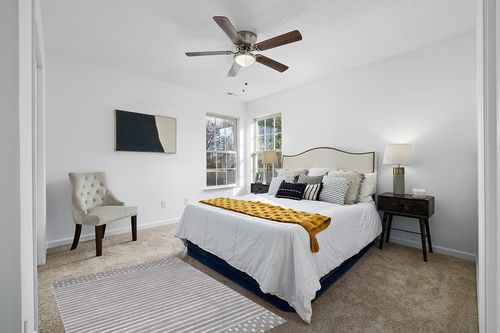 Rugs USA x Arvin Olano Mandia Striped Wool Area Rug, 4' x 6', Grey in White and Yellow Modern Bedroom