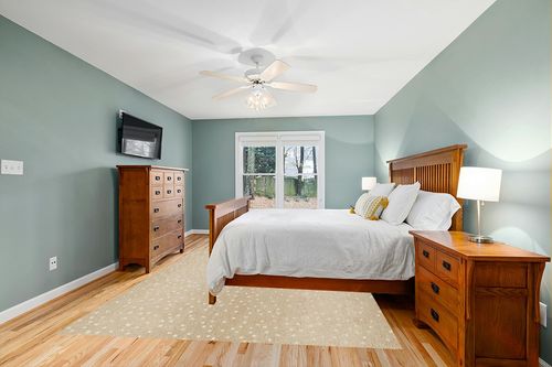 Erin Gates by Momeni Woodland Antelope Beige Hand Tufted Wool Area Rug 7'9" X 9'9" in Teal and Orange Wood Bedroom