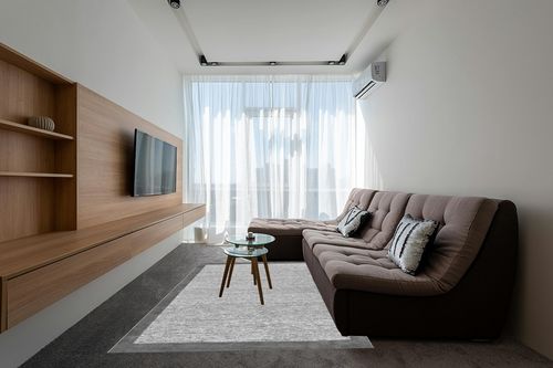 nuLOOM Marianne Handmade Wool Border Area Rug, 6' x 9', Grey in Grey Living Room with Brown Couch