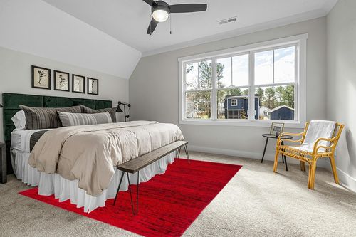 SAFAVIEH Adirondack Collection Area Rug - 8' x 10', Red & Black, Modern Abstract Design, Non-Shedding & Easy Care, Ideal for High Traffic Areas in Living Room, Bedroom (ADR117F) in Grey Traditional Bedroom with King Bed