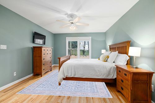 SAFAVIEH Tucson Collection Area Rug - 8' x 10', Blue & Rust, Persian Design, Non-Shedding Machine Washable & Slip Resistant Ideal for High Traffic Areas in Living Room, Bedroom (TSN186M) in Teal and Orange Wood Bedroom