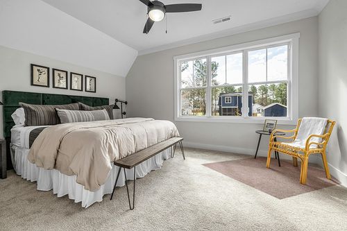 JONATHAN Y SEU100P-6SQ Haze Solid Low-Pile Indoor Area Rug, Coastal, Bohemian, Minimalist, Classic, Casual for Bedroom,Kitchen,Living Room,Non Shedding,Easy-Washing, Pink, 6' Square in Grey Traditional Bedroom with King Bed