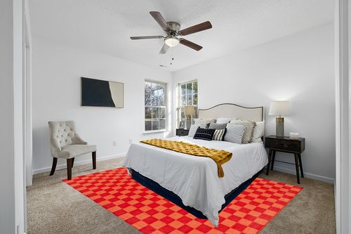 SAFAVIEH Striped Kilim Collection Area Rug - 8' x 10', Red & Rust, Flat Weave Cotton Design, Easy Care, Ideal for High Traffic Areas in Living Room, Bedroom (STK801Q) in White and Yellow Modern Bedroom