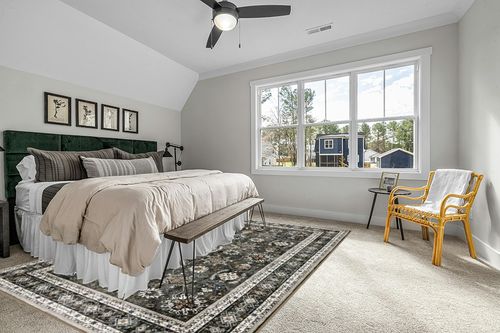 9x12 Area Rugs Living Room Rugs: Large Machine Washable Rug with Non-Slip Backing Stain Resistant Vintage Floral Carpet for Bedroom Dining Room Nursery Home Office - Gray/Black in Grey Traditional Bedroom with King Bed
