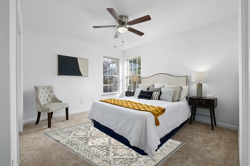 nuLOOM Becca Traditional Tiled Area Rug, 5x8, Charcoal in White and Yellow Modern Bedroom