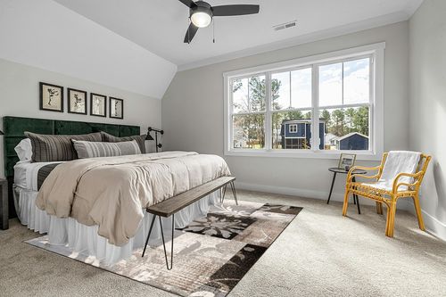 Indoor Area Rug with Jute Backing 8' X 10' in Grey Traditional Bedroom with King Bed