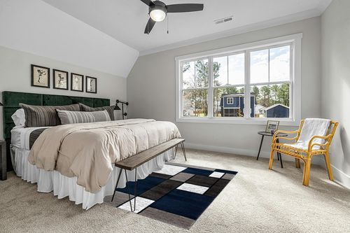 Rugshop Contemporary Modern Boxes Area Rug 5' 3" x 7' 3" Navy in Grey Traditional Bedroom with King Bed