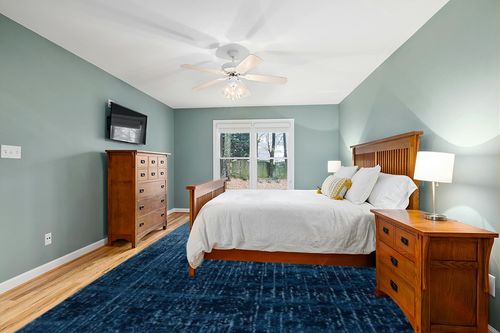 SAFAVIEH Retro Collection Area Rug - 10' x 14', Light Blue & Blue, Modern Abstract Design, Non-Shedding & Easy Care, Ideal for High Traffic Areas in Living Room, Bedroom (RET2770-6065) in Teal and Orange Wood Bedroom