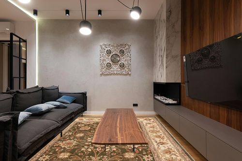 SAFAVIEH Lyndhurst Collection Area Rug - 9' x 12', Sage & Ivory, Traditional Oriental Design, Non-Shedding & Easy Care, Ideal for High Traffic Areas in Living Room, Bedroom (LNH212C) in Dark Wood Living Room with Black Couch
