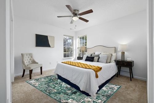 LUXE WEAVERS Moroccan Green 6x9 Medallion Area Rug for Living Rooms in White and Yellow Modern Bedroom