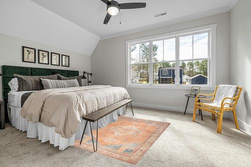 GLN Rugs Stain Resistant Machine Washable Area Rug - Vintage Boho Distressed Aesthetic - Non-Slip Backing - Indoor Floor Home Decor for Bedroom Kitchen Living & Dining Room (5' x 7') in Grey Traditional Bedroom with King Bed