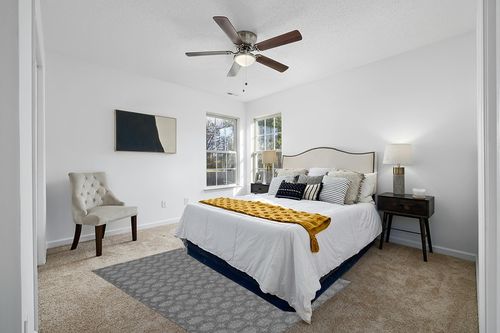 Garland Rug Garden Trellis 5 ft. x 7 ft. Indoor/Outdoor Area Rug Heather Gray in White and Yellow Modern Bedroom