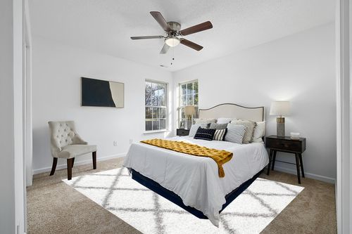 nuLOOM Tess Moroccan Shag Area Rug, 8x10, White in White and Yellow Modern Bedroom
