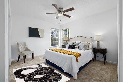 nuLOOM Thomas Paul Serpent Area Rug, 4x6, Black and White in White and Yellow Modern Bedroom
