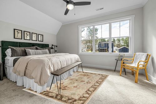 Mark&Day Area Rugs, 6x9 Goldville Traditional Beige/Moss Area Rug, Green/Brown/Grey Carpet for Living Room, Bedroom or Kitchen (5'6" x 8'6") in Grey Traditional Bedroom with King Bed