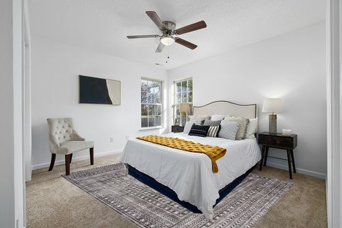 Bloom Rugs Troya Charcoal/Pebble 8x10 Rug - Traditional Geometric Area Rug for Living Room, Bedroom, Dining Room, and Kitchen - Exact Size: 7'5" x 10' in White and Yellow Modern Bedroom