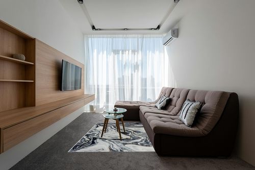 LUXE WEAVERS Francesca Collection 2180 Blue 5x7 Marble Abstract Area Rug in Grey Living Room with Brown Couch