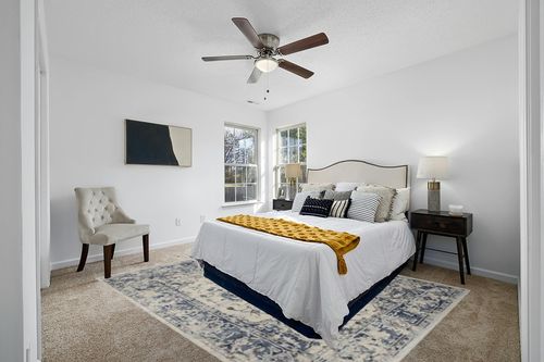 SAFAVIEH Charleston Collection Area Rug - 8' x 10', Ivory & Navy, Oriental Distressed Design, Non-Shedding & Easy Care, Ideal for High Traffic Areas in Living Room, Bedroom (CHL411A) in White and Yellow Modern Bedroom
