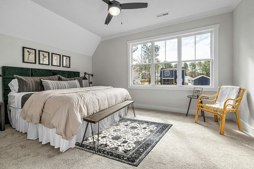 VK VK·LIVING Washable Rug 5x7 Area Rug for Living Room Bedroom Rug Lightweight Large Area Rug Thin Vintage Rug No Smell Machine Washable Rug for Dining Room Home Kitchen, Darkgrey&Olive Green in Grey Traditional Bedroom with King Bed