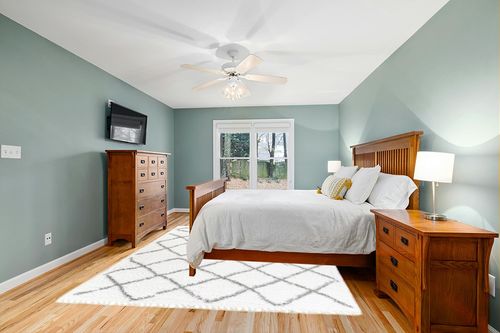 Beahm Geometric Shag Gray Area Rug Gracie Oaks Rug Size: Rectangle 7'10" x 10' in Teal and Orange Wood Bedroom