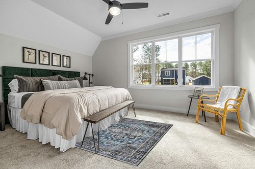 COZYLOOM 5x7 Vintage Medallion Distressed Rug Oriental Floral Printed Rug Boho Chenille Soft Floor Cover for Living Room Bedroom Non-Slip Low Pile Washable Rug Foldable Thin Blue/Black in Grey Traditional Bedroom with King Bed