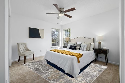 LUXE WEAVERS Euston Collection 7679 Grey 8x10 Abstract Area Rug in White and Yellow Modern Bedroom
