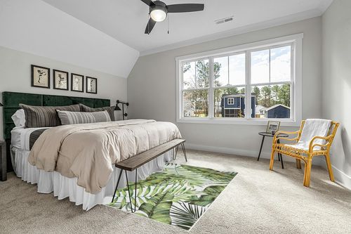 CAREMEE 5x7 Area Rug for Living Room Low Profile Palm Tree Leaf Area Rug Large Throw Carpet Indoor Machine Washable Rug for Bedroom Kitchen Patio Home Decor, 5' x 7' Green in Grey Traditional Bedroom with King Bed