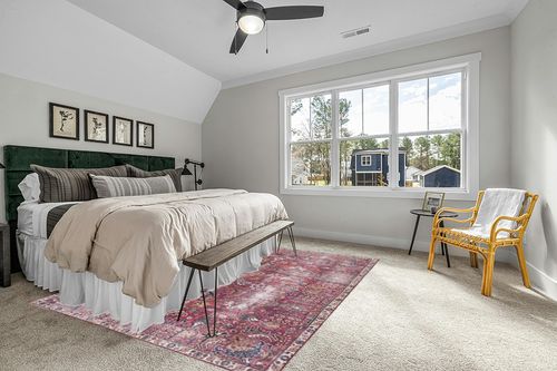 Safavieh Tucson Collection Area Rug - 8' x 10', Red & Beige, Persian Distressed Design, Non-Shedding Machine Washable & Slip Resistant Ideal for High Traffic Areas in Living Room, Bedroom (TSN174Q) in Grey Traditional Bedroom with King Bed