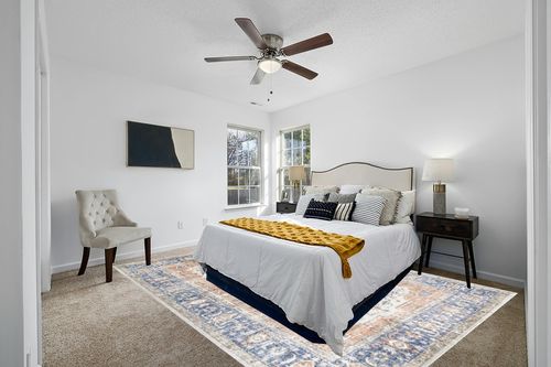 nuLOOM Jacquie Vintage Floral Area Rug, 9x12, Blue in White and Yellow Modern Bedroom